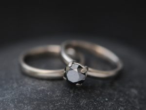 black diamond claw ring 18K WG