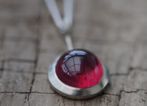 ruby cab 8mm lollipop in 18K white gold