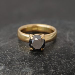 3ct black diamond 18K Yellow gold 1