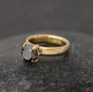 3ct black diamond 18K Yellow gold 2