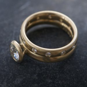 Moissanite wedding set with eternity band4
