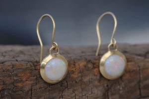 opal-8mm-cabs18K-y-gold-earrings