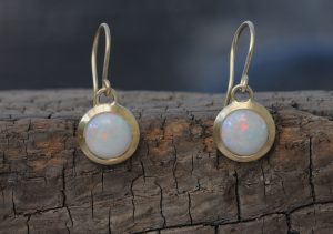 opal-8mm-cabs18K-y-gold-earrings