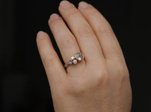 green amethyst 2 diamonds and pink sapphire cluster in 9K rose gold silver band