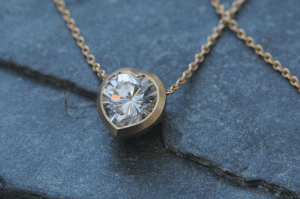 moissanite-heart-necklace-in-18K-y-gold