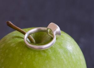 cushion-peridot-ring