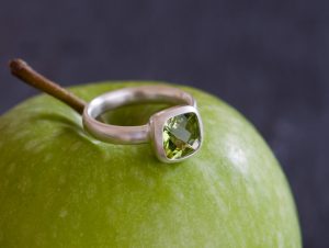cushion-peridot-ring