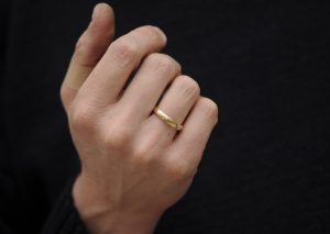 4mm mans band in 18K gold