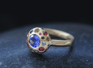 tanzanite-button-ring-with-multi-coloured-sapphires-in-18K-y-gold