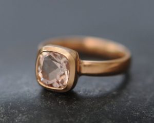 morganite 8mm cushion ring in 18K rose gold
