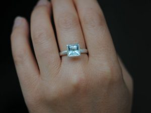 aquamarine 8mm princess cut silver ring
