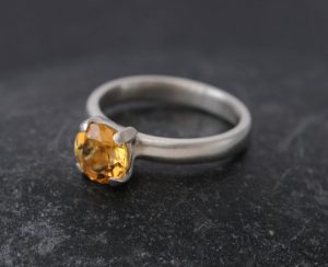 citrine 7mm claw ring silver