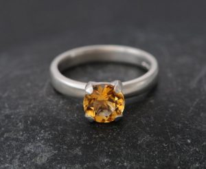 citrine 7mm claw ring silver
