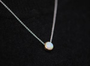 7mm opal necklace in 18K gold