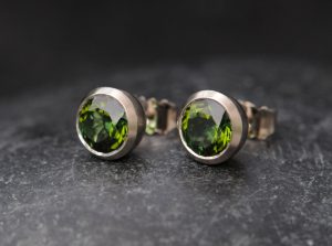 green tourmaline stud earrings 18K white gold