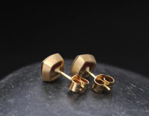 ruby square stud earrings 18K yellow gold
