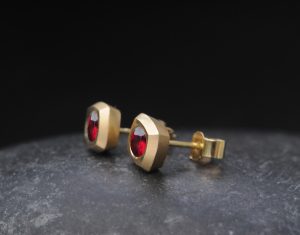 ruby square stud earrings 18K yellow gold