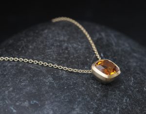 madeira citrine cushion necklace in 18K yellow gold