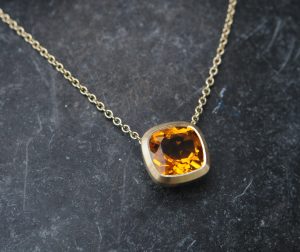 madeira citrine cushion necklace in 18K yellow gold