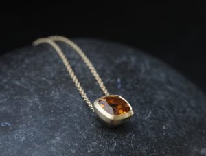 madeira citrine cushion necklace in 18K yellow gold