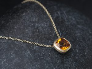 madeira citrine cushion necklace in 18K yellow gold