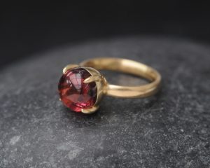 pink tourmaline 10mm cab ring 18K yellow gold
