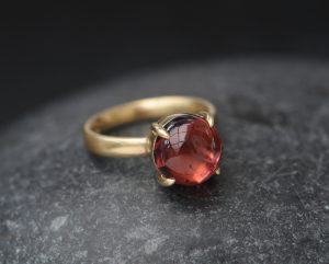 pink tourmaline 10mm cab ring 18K yellow gold