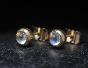moonstone cab stud earrings 18K YG
