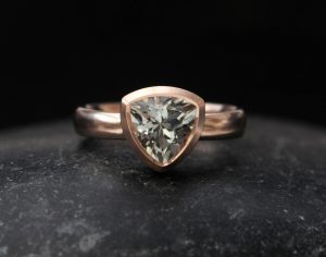 green amethyst 8mm trillion ring 9K rose gold