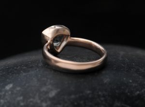 green amethyst 8mm trillion ring 9K rose gold reverse