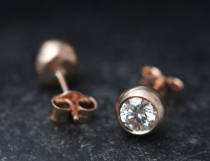 diamond-4mm-fat-stud-in-18K-rose-gold-2
