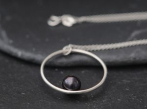 black-pearl-hoop-necklace-in-silver-