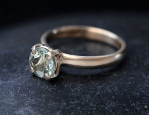 green-amethyst-claw-ring-9K-gold-