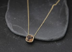 smoky-quartz-8mm-cushion-cut-necklace-in-9k-yellow-gold