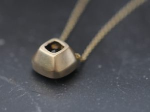 smoky-quartz-8mm-cushion-cut-necklace-in-9k-yellow-gold-4