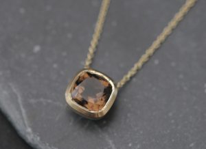 smoky-quartz-8mm-cushion-cut-necklace-in-9k-yellow-gold-4