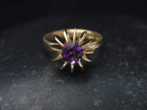 purple-amethyst-sea-urchin-ring-in-18K-gold