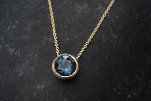 London-blue-topaz-8mm-cup-necklace-in-18K-yellow-gold