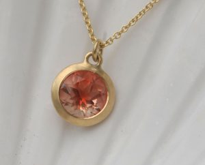 sunstone-8mm-lollipop-necklace-in-18K-yellow-gold