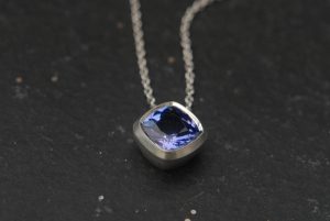 tanzanite-6.5mm-cushion-cut-necklace-in-silver