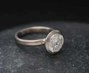 3-carat-lab-diamond-ring-18K-white-gold-side-2
