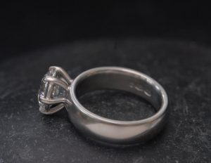 lab-diamond-2.5ct-in-platinum-5mm-band-side-angle-2