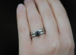 black diamond claw ring 18K WG
