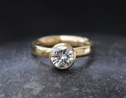 1-carat-diamond-ring-in-18K-y-gold-