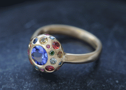 tanzanite-button-ring-with-multi-coloured-sapphires-in-18K-y-gold
