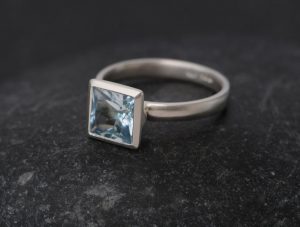 aquamarine 8mm princess cut silver ring