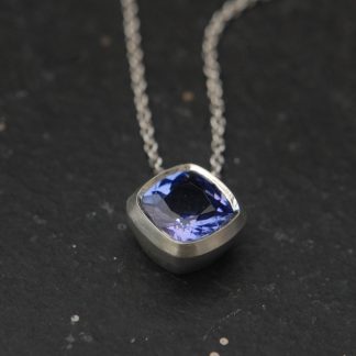 tanzanite-6.5mm-cushion-cut-necklace-in-silver